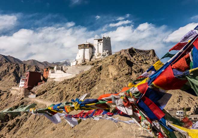 Temple boudhiste à Leh au Ladakh Indien Cashmire